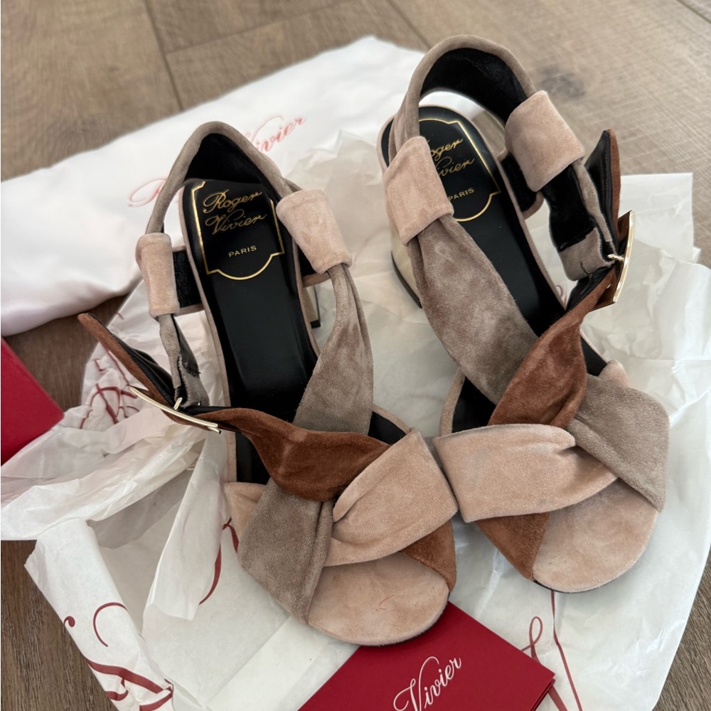 Authentic Roger Vivier Women's Suede Heels in Brown and Cream size 35